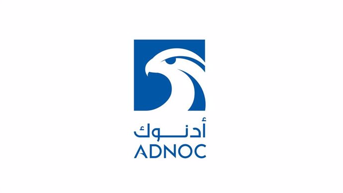 Logo de Adnoc.