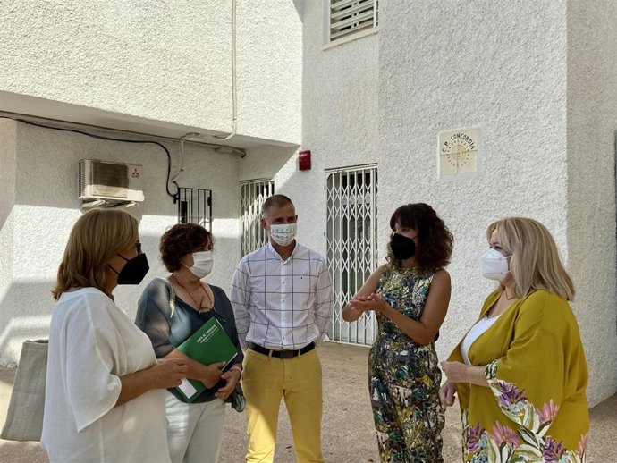 Antonio Jiménez visita el CEIP Concordia de Campohermoso, en Almería