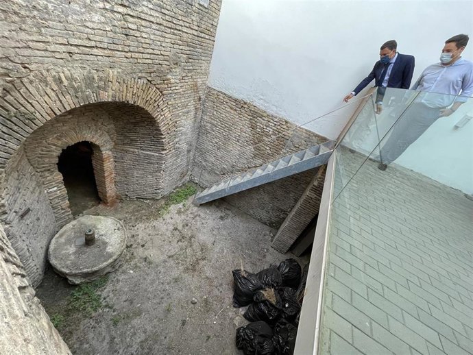 El portavoz del PP en el Ayuntamiento de Sevilla, Juan de la Rosa, en el Museo de la Cerámica de Triana