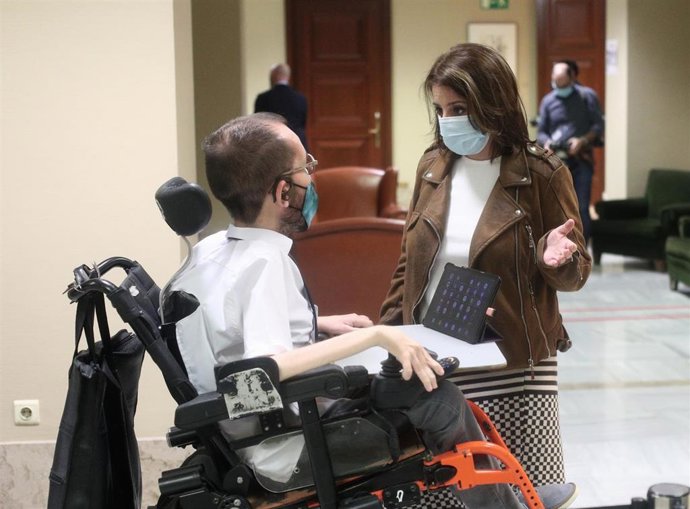 Archivo - El portavoz de Unidas Podemos en el Congreso, Pablo Echenique, el 11 de noviembre de 2020 con la entonces portavoz del PSOE, Adriana Lastra