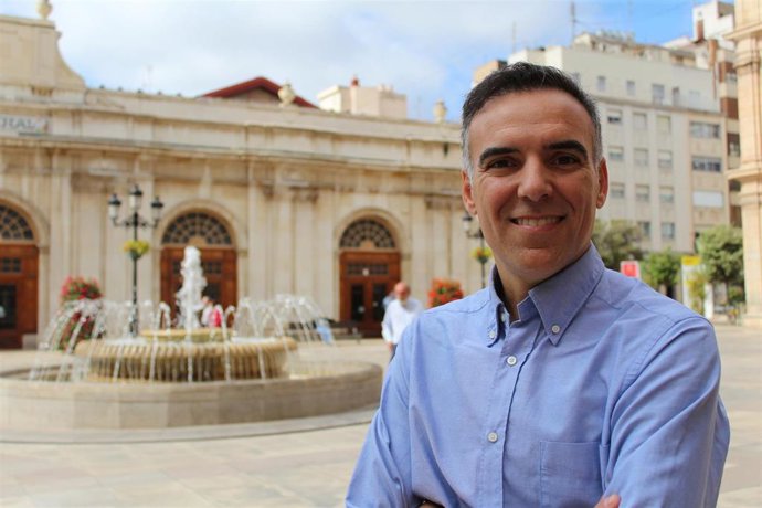 Archivo - Alejando Marín-Buck renuncia a su acta de concejal