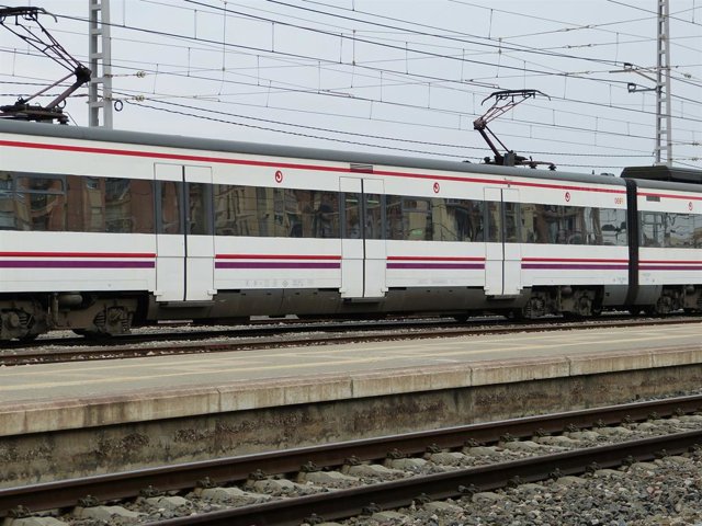 Archivo - Arxiu - Imatge de recurs d'un tren de Rodalies