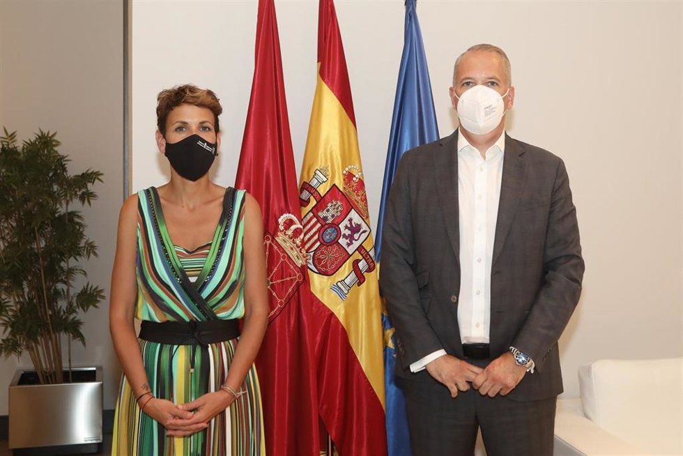 Archivo - Economía/Motor.- Chivite traslada a Haupt el compromiso del Gobierno foral con el futuro de la planta de Volkswagen
