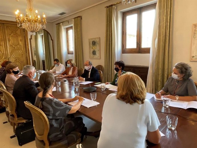 Reunión entre el Ministerio de Cultura y Deporte y la Mesa Sectorial del Arte Contemporáneo