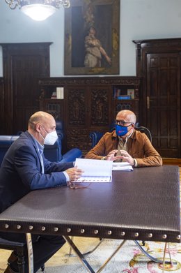 Reunión Manuel Baltar (Presidente da Deputación Ourense) con Armando Ojea Bouzo (Deputado Provincial de DO).