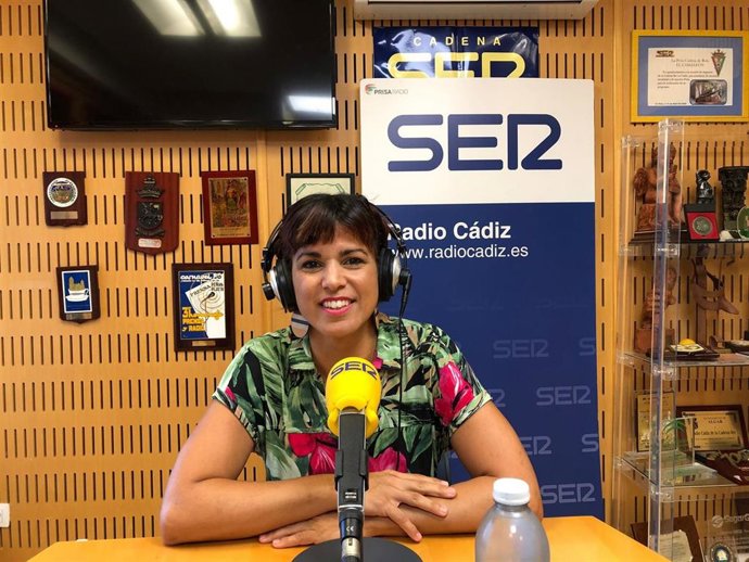 La líder de Adelante Andalucía, Teresa Rodríguez, en una entrevista en la Cadena SER.
