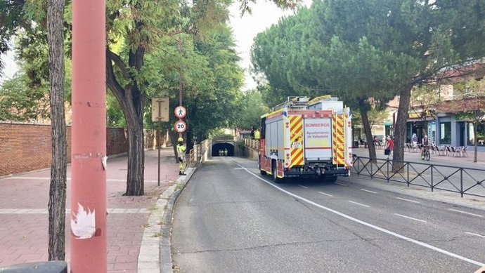 Imagen de los Bomberos durante la revisión del túnel de Delicias.