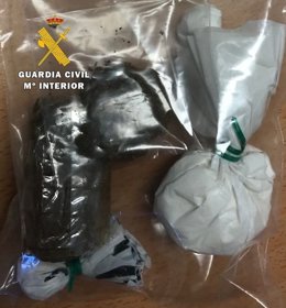 Droga aprehendida a un conductor en la AP-1.