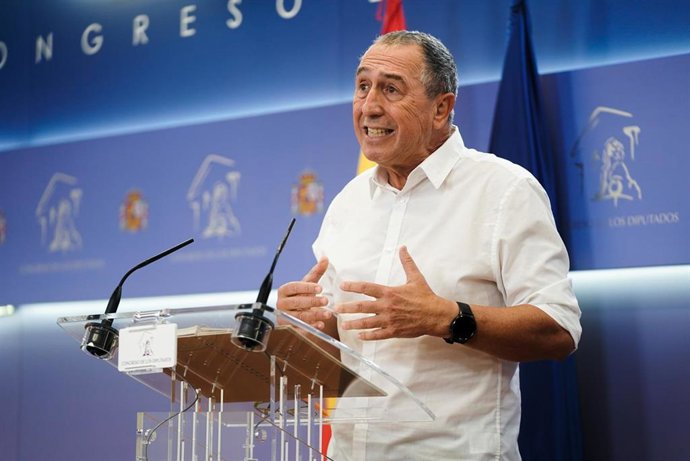 Archivo - El diputado de Compromís en el Congreso, Joan Baldoví, ofrece una rueda de prensa en el Congreso de los Diputados, a 27 de julio de 2021, en Madrid, (España).