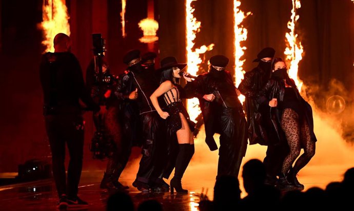 Archivo - La cantante Becky G durante el concierto de los 2019 MTV Europe Music Awards en España