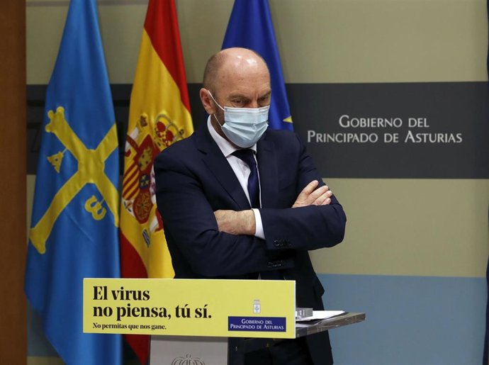 Archivo - El vicepresidente y consejero de Administración Autonómica, Medio Ambiente y Cambio Climático, Juan Cofiño.