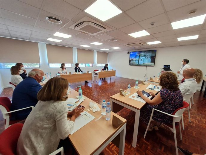 Reunión de trabajo para ultimar los detalles del Plan Funcional del nuevo Hospital de Palma del Río.