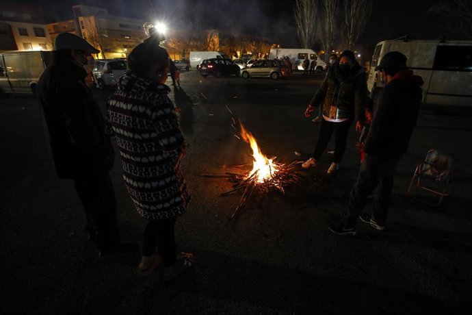 Archivo - Nuevos terremotos en Santa Fe hacen que sus vecinos salgan a las calles y pasen la noche en  descampados de la ciudad. Santa Fe a 28 de enero de 2021