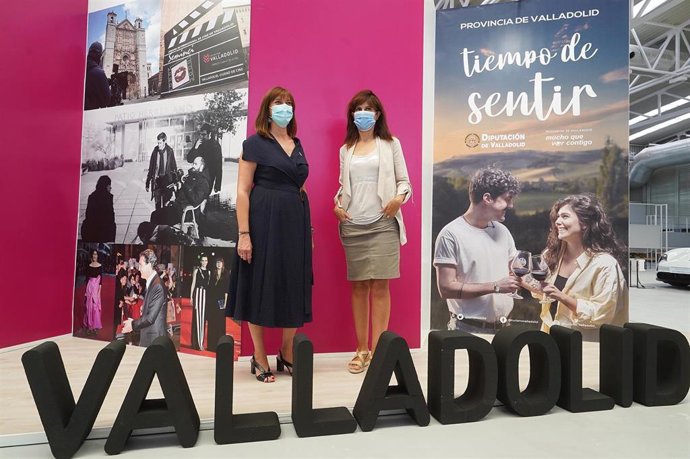 Nuria Duque (izq) y Ana Redondo (dcha), en la presentación del expositor conjunto en la Feria de Muestras del Ayuntamiento y la Diputación de Valladolid.