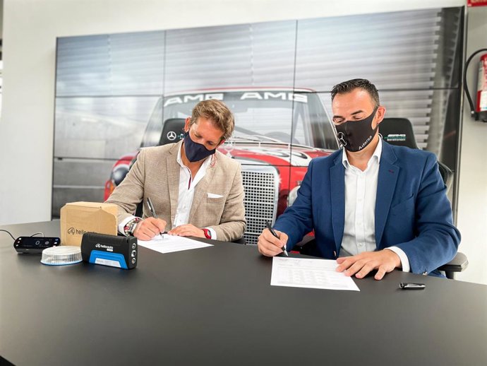 Martin Martinez, director general de desarrollo de negocio de Hello Auto, y Alberto Cordero, director de la correduria de Adarsa