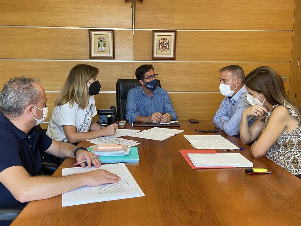 El delegado de Educación, Antonio Jiménez, en una reunión