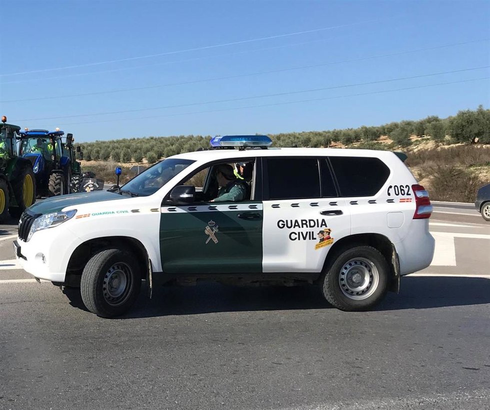 Una patrulla de la Guardia Civil en Lucena.