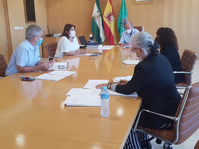 Reunión de trabajo entre Villalobos y su equipo para el seguimiento del Plan Contigo en los programas relativos a Servicios Públicios Supramunicipales.