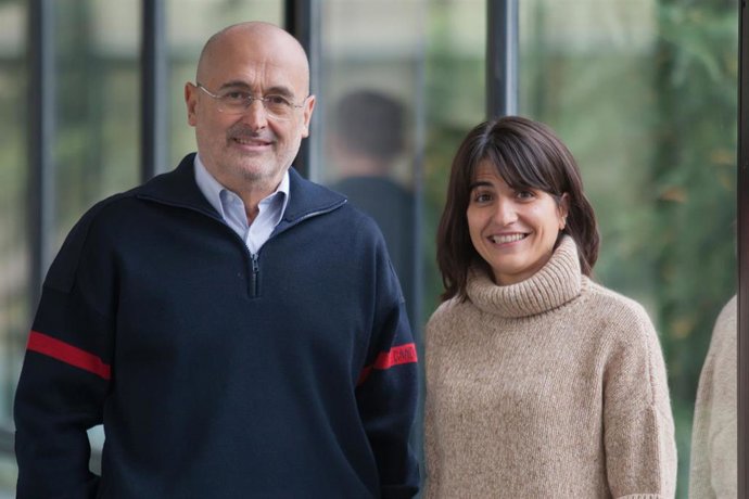 Archivo - Los investigadores de la Universidad de Navarra, Ignacio Moriyón y Raquel Conde