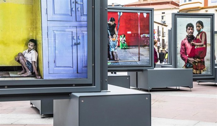 La exposición fotográfica 'Tierra de sueños'  podrá visitarse en la Plaza de las Monjas hasta el 5 de octubre.