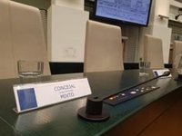 Los concejales del grupo mixto se sentarán en los escaños a la espalda de sus excompañeros de Más Madrid