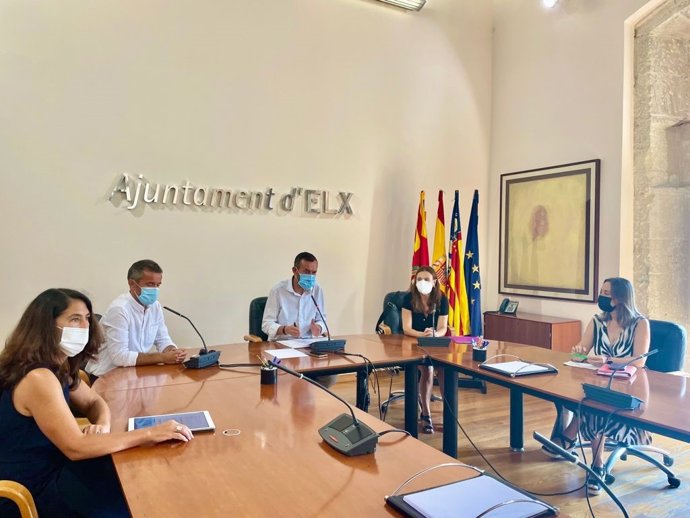 Elche cierra el colegio Ausis March por problemas de cimentación y realoja a los alumnnos el Casablanca