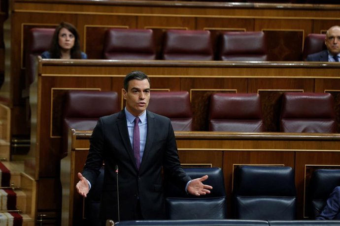 Archivo - El presidente del Gobierno, Pedro Sánchez, en el Congreso, el 29 de abril de 2020
