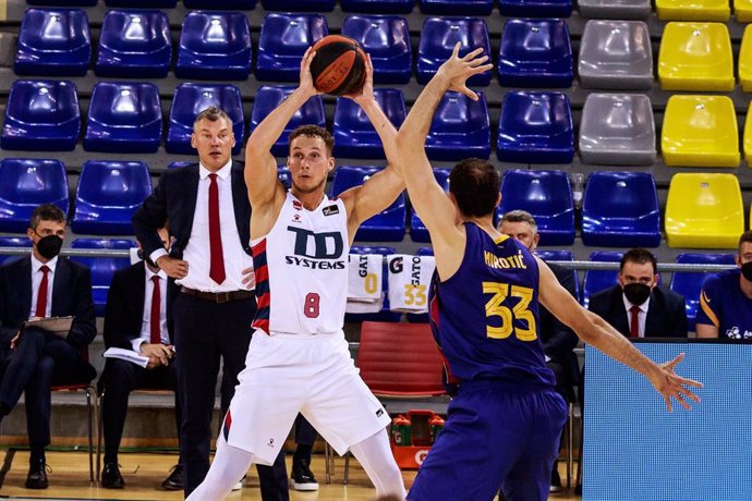 Archivo - Tadas Sedekerskis durante el partido entre el Bara y el Baskonia de la temporada 2020-2021