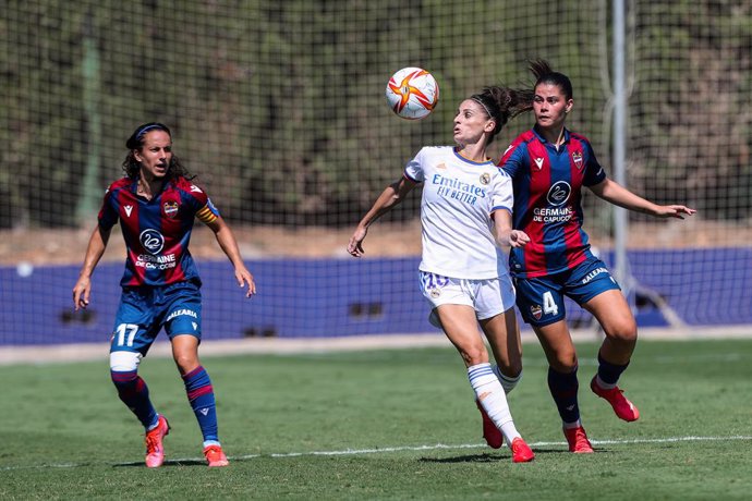 Esther Gonzalez of Real Madrid and Maria Mendez of Levante in action during the Spanish League Womens  Iberdrola football match played between Levante UD Femenino and Real Madrid Club de Futbol.In the sports city of Levante in Bunol. On September 5, 2021