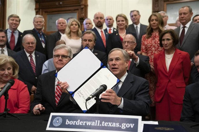 Archivo - El gobernador republicano de Texas, Greg Abbott.