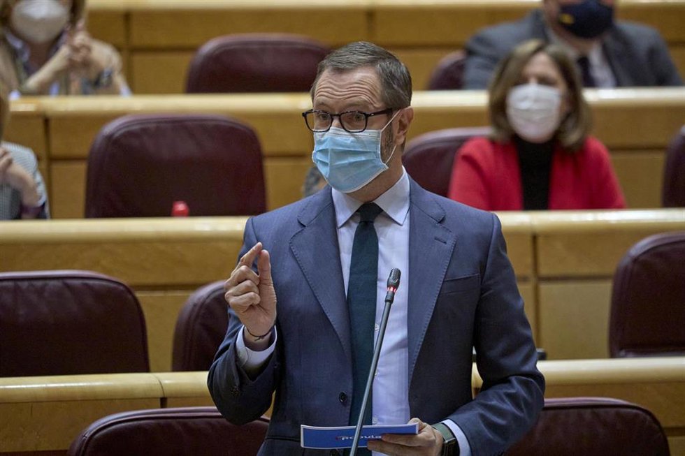 Archivo - El portavoz del Grupo Popular en el Senado, Javier Maroto.