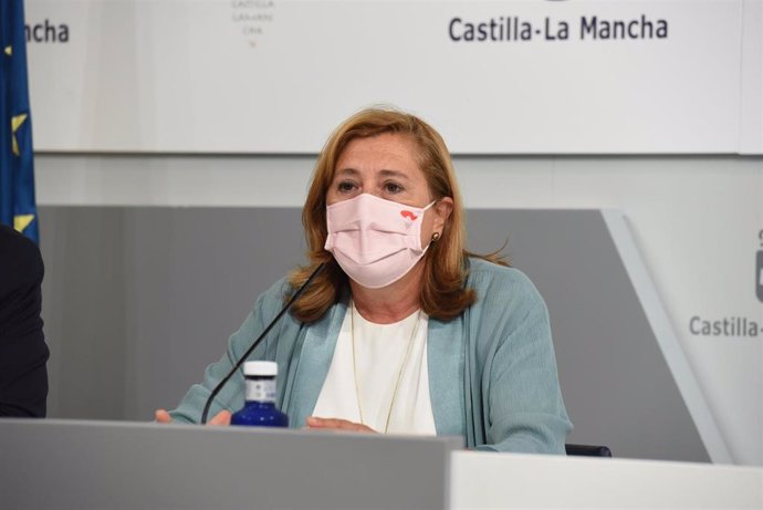 La consejera de Educación, Cultura y Deportes del Gobierno autonómico, Rosa Ana Rodríguez, en rueda de prensa