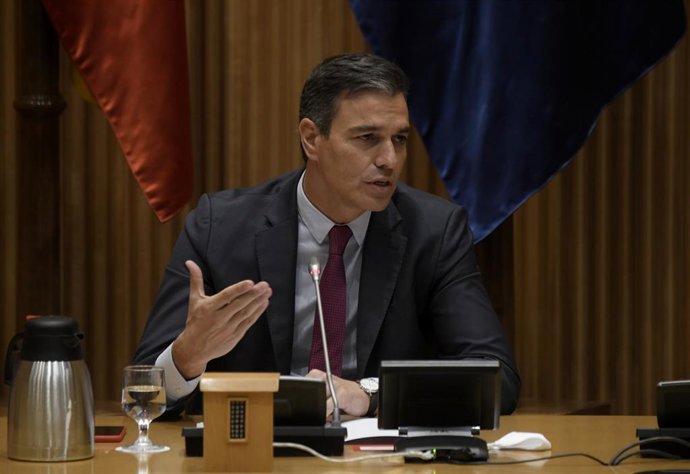 El secretario general del PSOE y presidente del Gobierno, Pedro Sánchez, interviene en la reunión interparlamentaria del Grupo Parlamentario Socialista en el Congreso de los Diputados.
