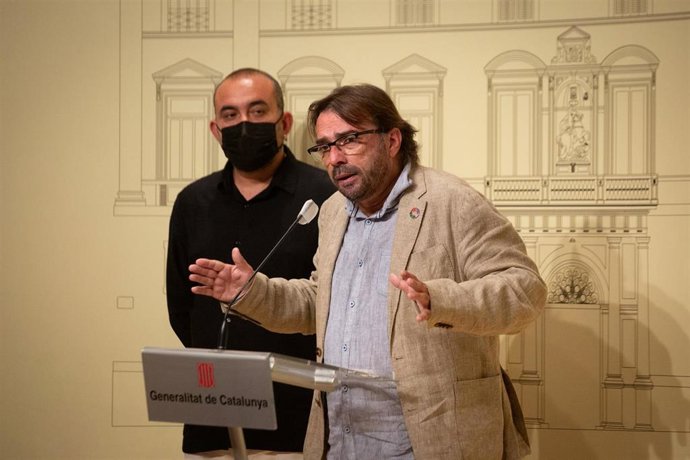 Archivo - El secretario general de CC.OO. de Catalunya, Javier Pacheco, y el de UGT, Camil Ros, en una imagen de archivo