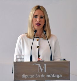 Patricia Alba, diputada del PSOE en la Diputación de Málaga, en rueda de prensa
