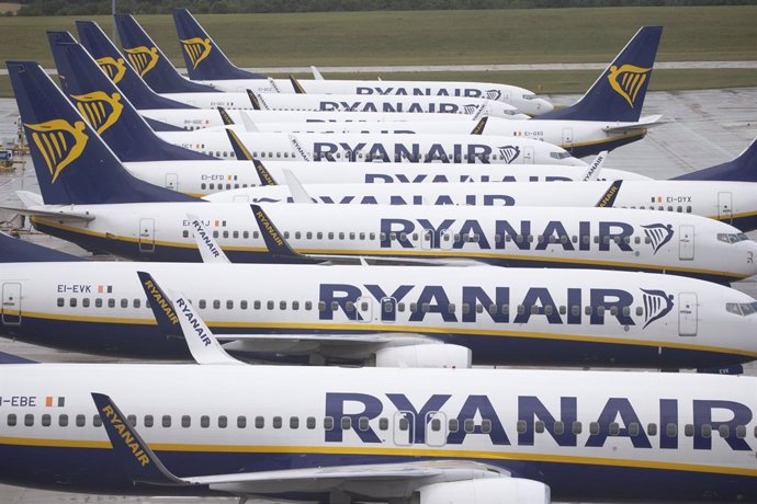 Archivo - Aviones de la aerolínea Ryanair.