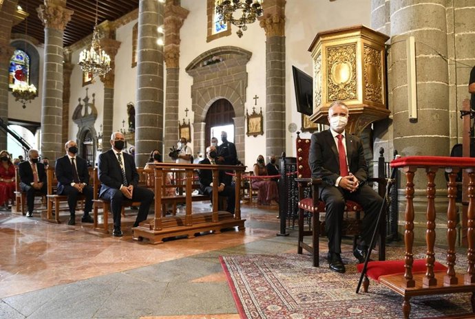 El presidente del Gobierno de Canarias, Ángel Víctor Torres, en la misa solemne por la festividad de la Virgen del Pino