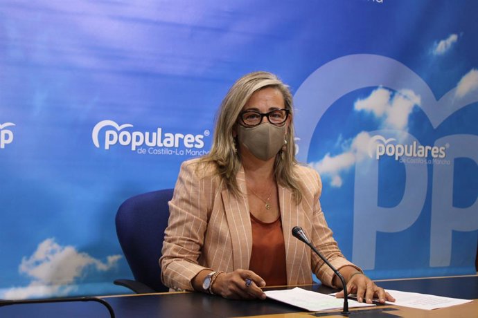 La portavoz del PP en las Cortes de C-LM, Lola Merino