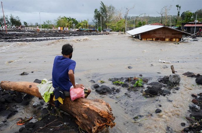 Archivo - Imagen de archivo de inundaciones en Filipinas.