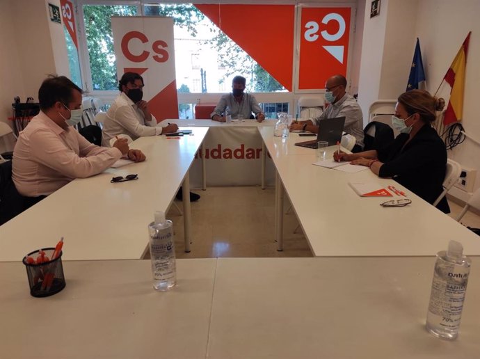 El coordinador autonómico de Cs y vicepresidente de la Junta, Juan Marín, se reúne con el comité provincial del partido en Granada