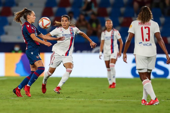 Irene Guerrero of Levante and Amel Majri of Olympique Lyonnais in action during the UEFA Women's Champions League football match played between Levante UD Femenino and Olympique de Lyon at the Ciutat de Valencia Stadium on September 1, 2021, in Valencia