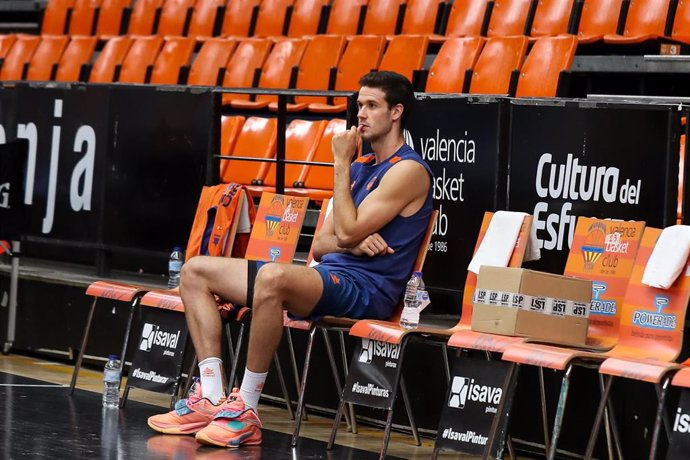 Xabi Lopez Arostegui of Valencia Basket looks on