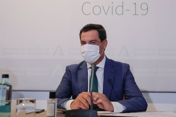 El presidente de la Junta de Andalucía, Juanma Moreno, en rueda de prensa en una imagen de archivo