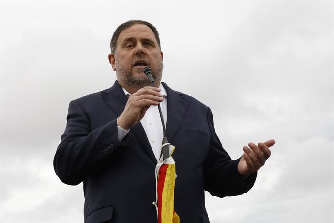 Archivo - El exvicepresidente de la Generalitat y líder de ERC, Oriol Junqueras, interviene tras salir de la prisión de LLedoners, un día después de ser indultado por el Gobierno de España, a 23 de junio de 2021, en San Juan de Torruella, Barcelona, Cat