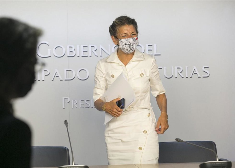 La vicepresidenta segunda y ministra de Trabajo y Economía Social, Yolanda Díaz, a su llegada a una rueda de prensa en la sede del Principado en Oviedo, a 6 de septiembre de 2021, en Oviedo, Asturias, (España). 