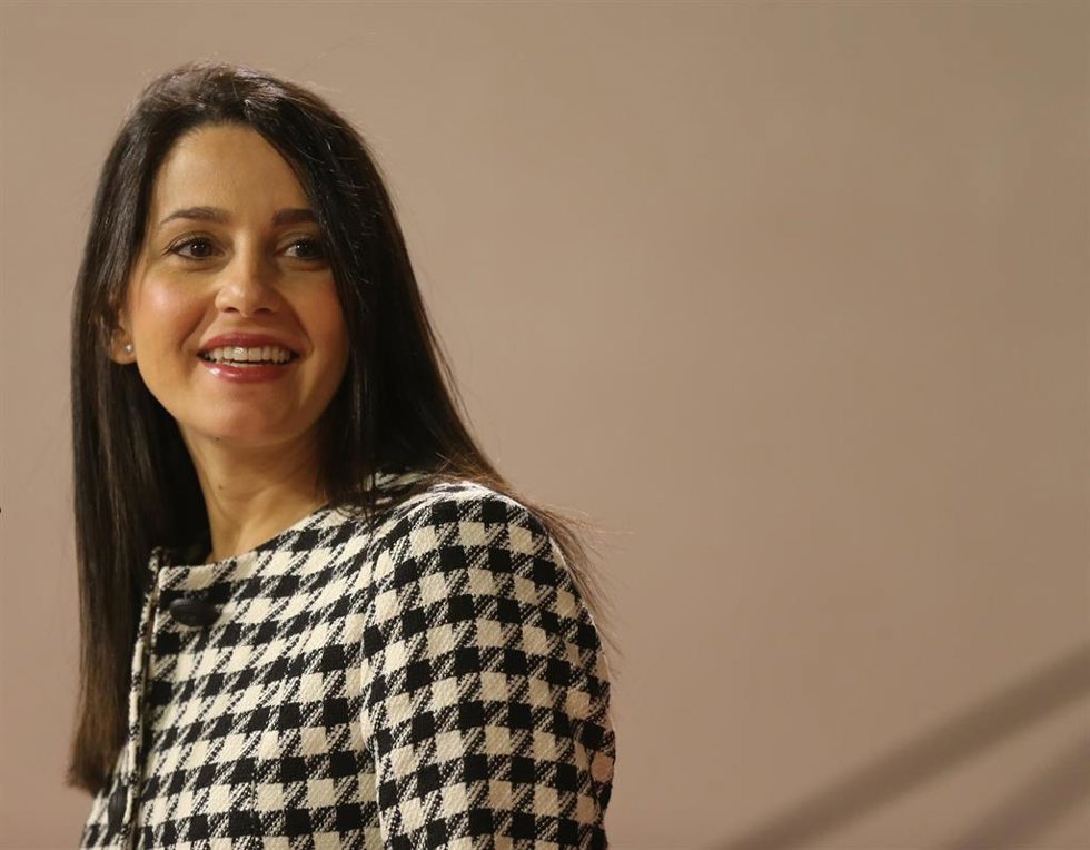 La presidenta de Ciudadanos (Cs), Inés Arrimadas, durante una rueda de prensa junto al el presidente de Castilla-La Mancha, en el Palacio de Fuensalida, a 8 de septiembre de 2021, en Toledo, Castilla-La Mancha (España). 
