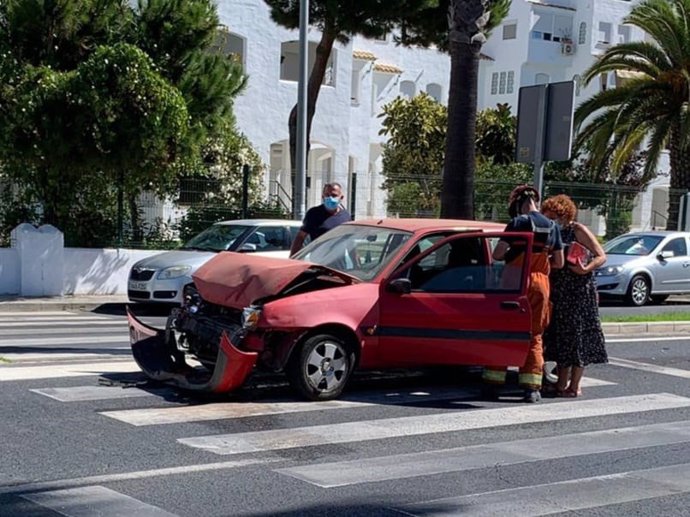 Coche accidentado en Nuevo Portil