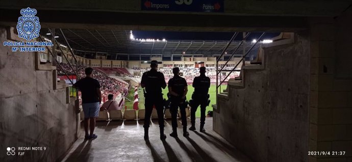 Detenido un joven y expulsado otro tras un partido de fútbol en Logroño
