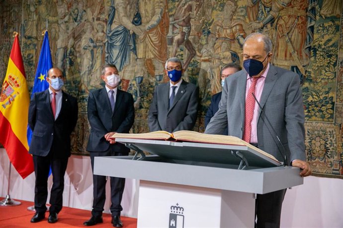 El Presidente De Castilla-La Mancha, Emiliano García-Page, Preside, En El Palacio De Fuensalida, La Toma De Posesión De Los Nuevos Consejeros Del Consejo Consultivo De Castilla-La Mancha, Fernando Andújar Y Javier De Irizar