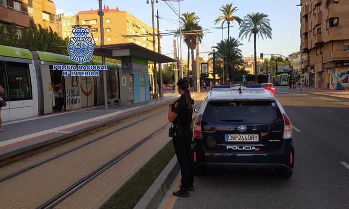 Un Policía Nacional fuera de servicio detiene al autor de un robo con violencia que presenció en pleno centro de la capital